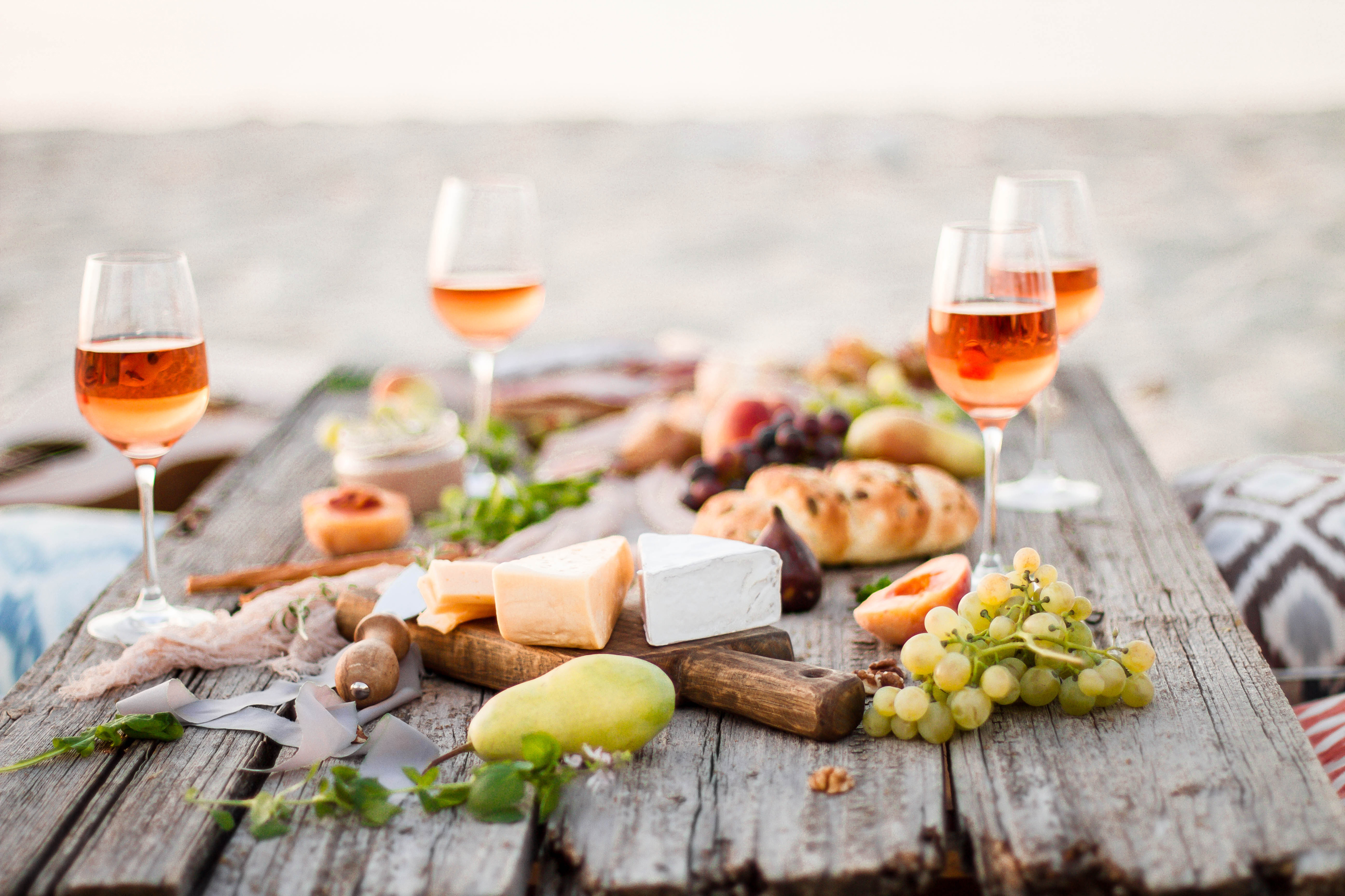 How to create the most gorgeous summer cheeseboard