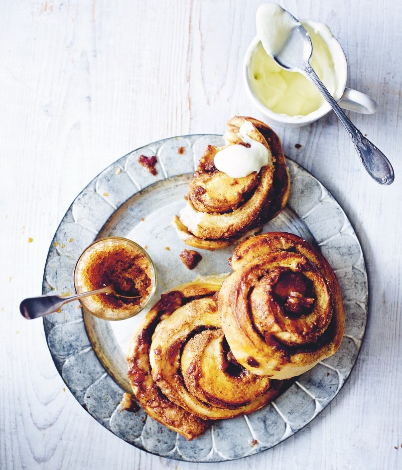 Butterscotch Bacon Brittle Cinnamon Rolls