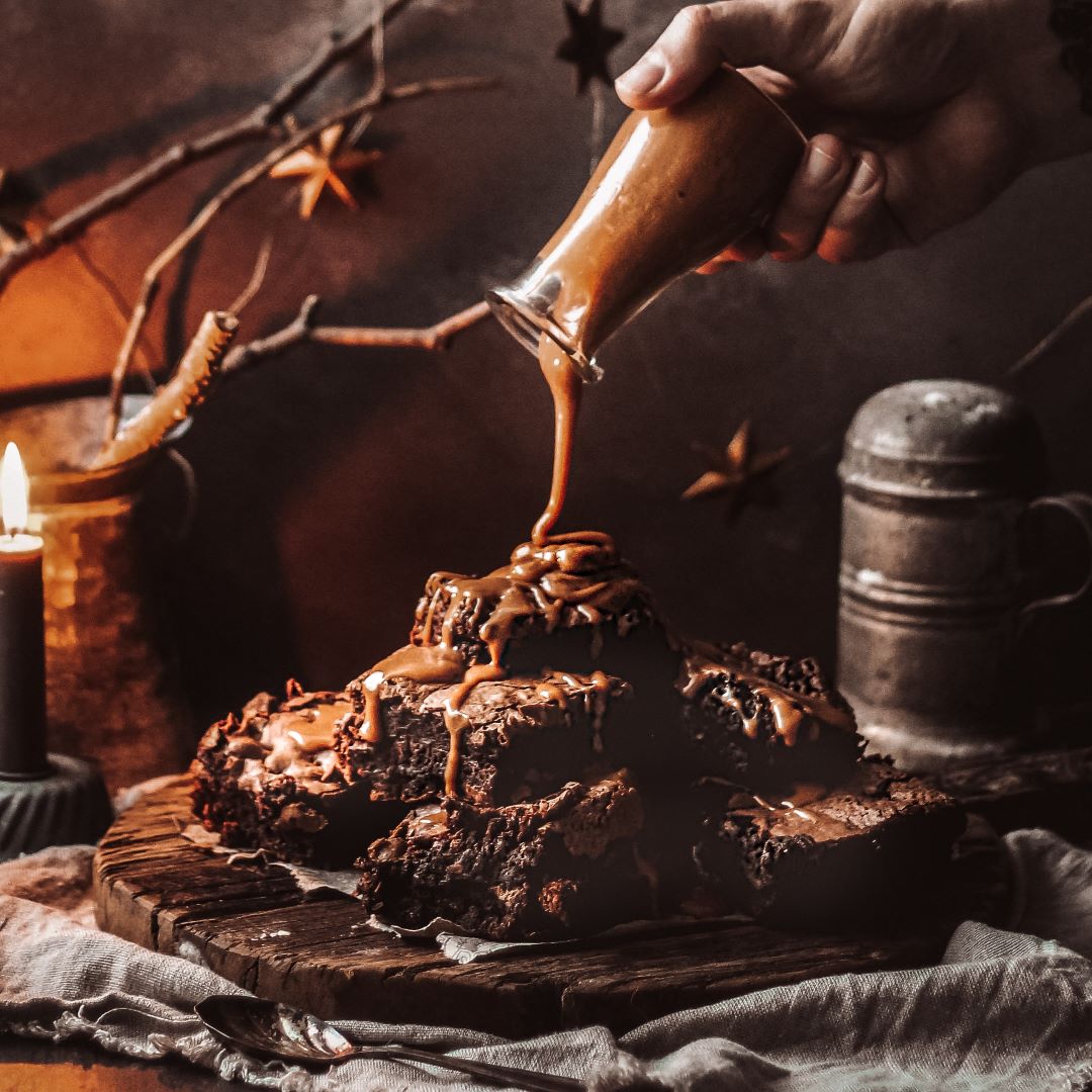 Whisky Brownies with Caramel Sauce