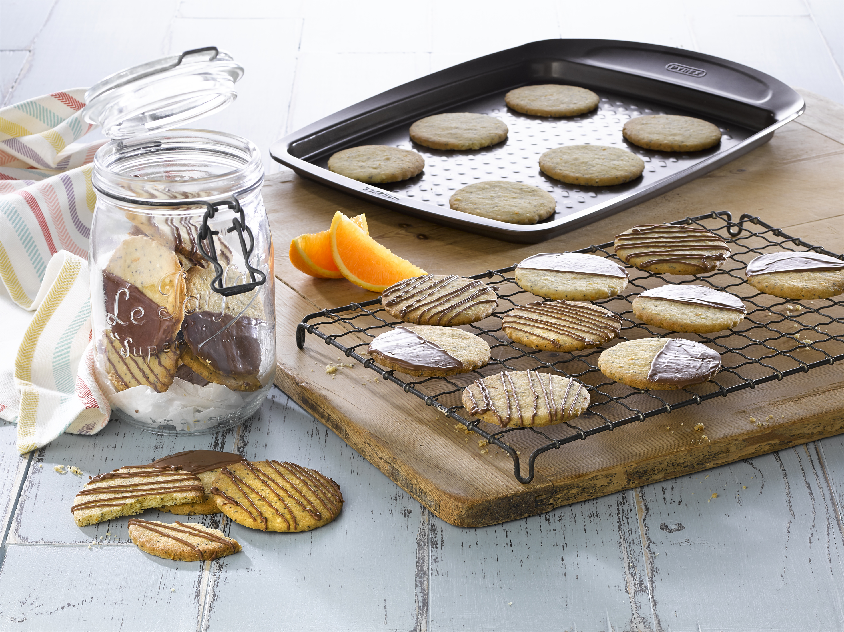 ZESTY ORANGE, SEED & MILK CHOCOLATE BISCUITS