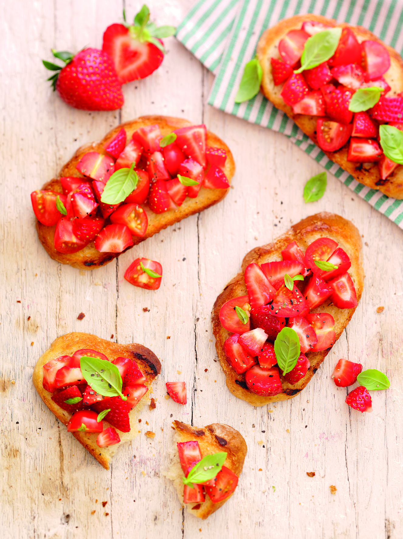 STRAWBERRY, TOMATO & BASIL BRUSCHETTA