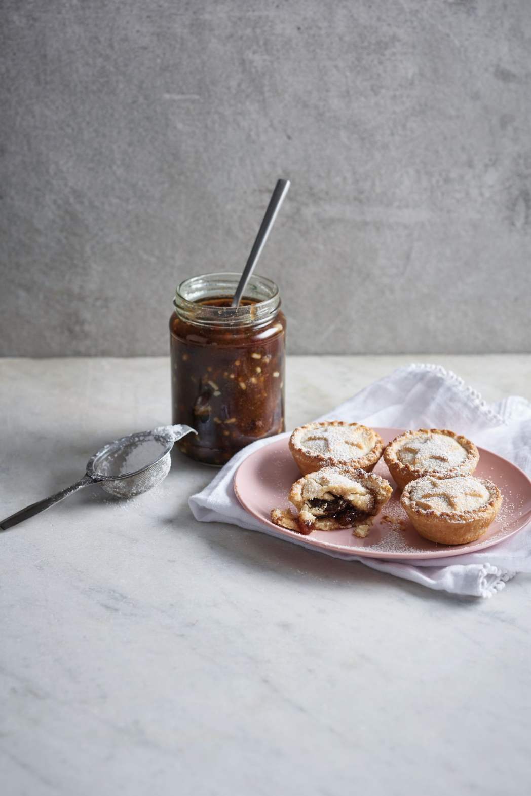 Image for blog - 7 Delicious Ways to use up Leftover Mincemeat