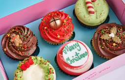Image for blog - Reviewed: Lola’s Cupcakes – Santa’s Workshop