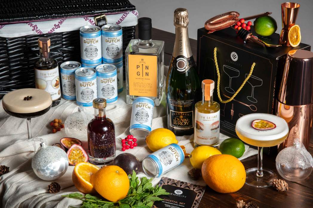 Image for blog - How to make the perfect Christmas hamper