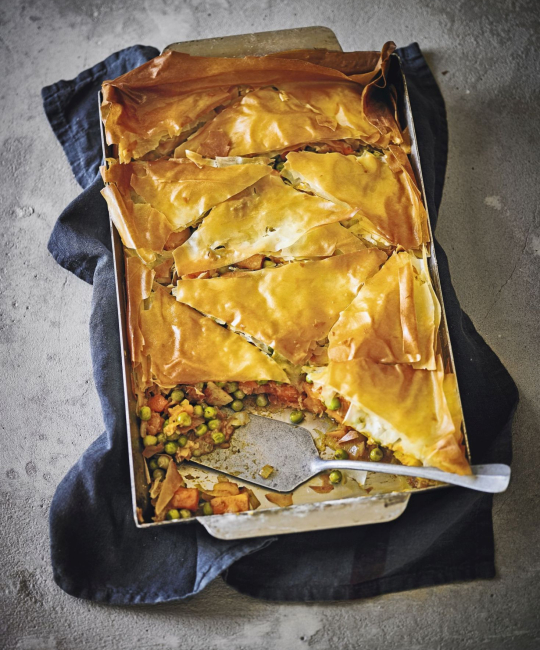 Image for Recipe - Freeze-ahead veggie samosa pie