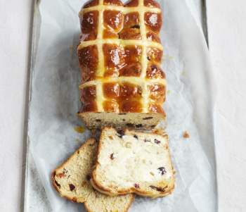 Image for recipe - Easter Hot Cross Bun Loaf