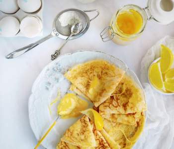 Image for recipe - Perfect Pancakes with Lemon Curd
