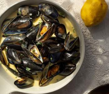 Image for recipe - Mussels in a Creamy White Wine and Garlic Sauce