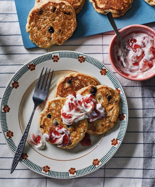 Image for Recipe - Granola & Blueberry Pancakes