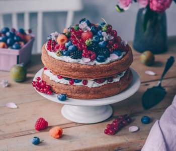 Image for recipe - Late Summer Berry Gateau