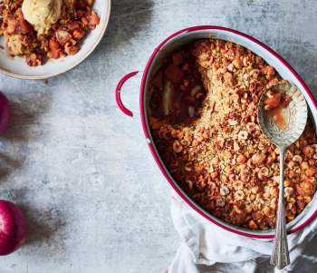Image for recipe - The Ultimate Apple Crumble