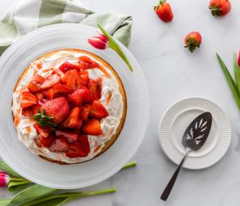 Image for recipe - Wimbledon-inspired strawberry shortcake