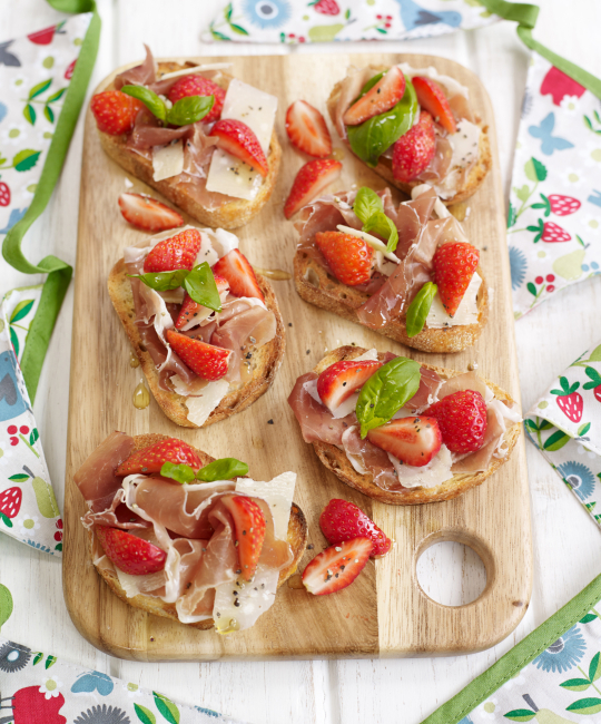 Image for Recipe - Strawberry Parma Ham and Parmesan Crostini