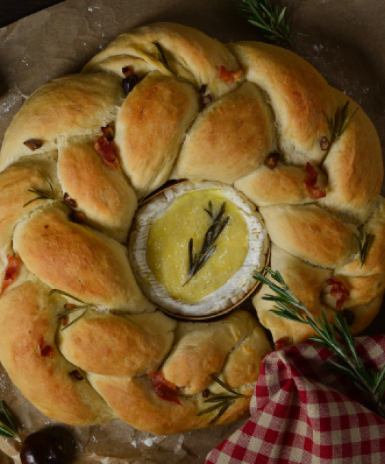 Image for Recipe - Festive Chestnut, Pancetta & Rosemary Sharing Wreath